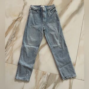 Abercrombie & Fitch ‘90s Straight Ultra High Rise Sz30 regular in light blue